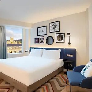 Hampton By Hilton מלון